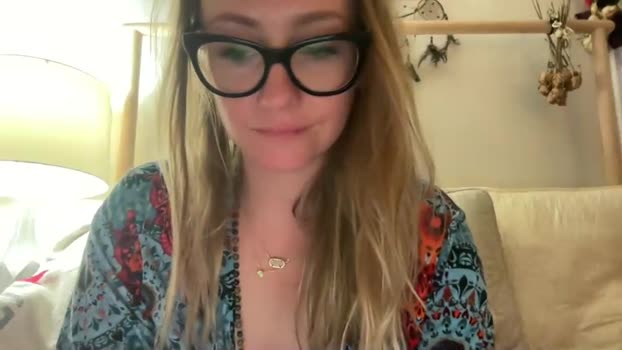 steviegirl4u 16-05-2024 strip Females