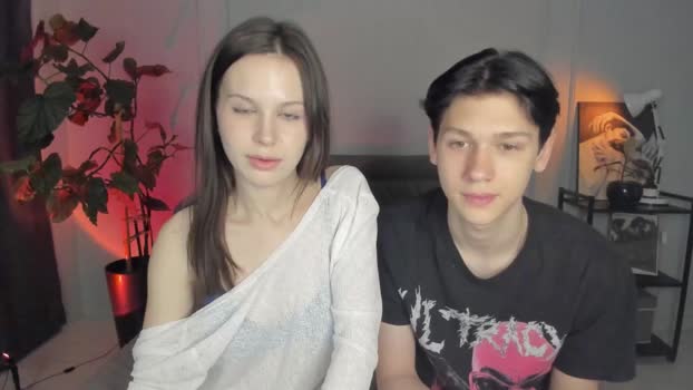 yourher0in 20-05-2024 Cam Couples