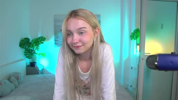 tiny_flame 10-06-2024 blowjob Females
