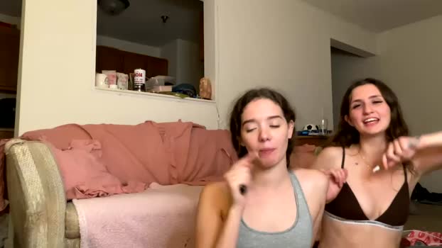 kylieexoxoxo2432 29-06-2024 yummy Females