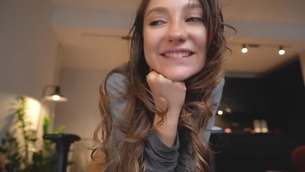 mia_elfie 28-07-2024 spank Females