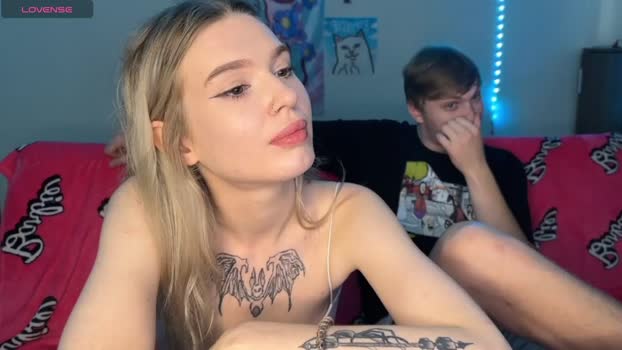 glockoffrog 18-09-2024 beauty Couples