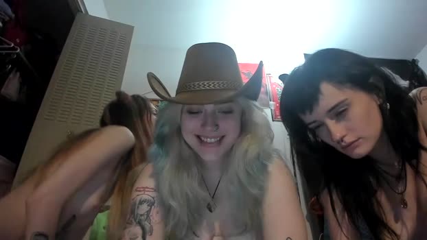 snowxbunny1228 10-10-2024 big Couple