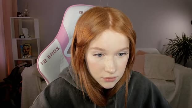 leahsthetics 12-10-2024 fingers Female