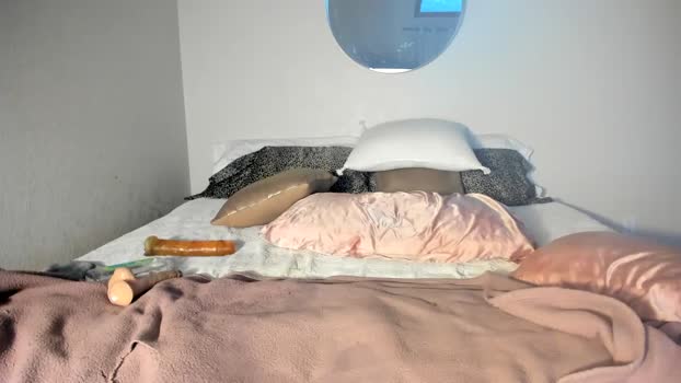 sexxylaurab 22-10-2024 ass Female