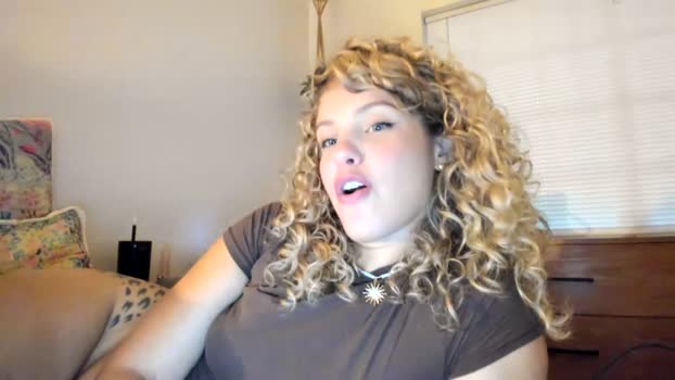 theislandgirl 22-10-2024 Topless Female