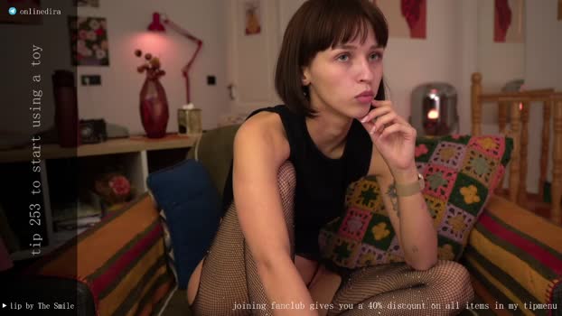 diruriru 28-10-2024 striptease Female