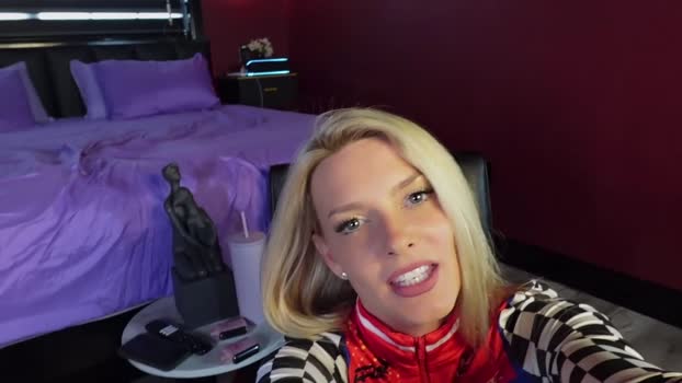 sexyblondegurl 29-10-2024 tits Couple