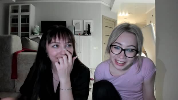 pinkdoll1 01-11-2024 kissing Couple
