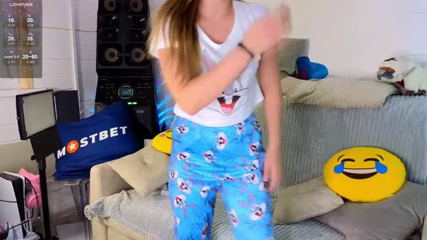 misss_viki 04-11-2024 Ass Couple