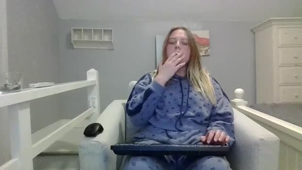 phatassblond 12-11-2024 wet Female
