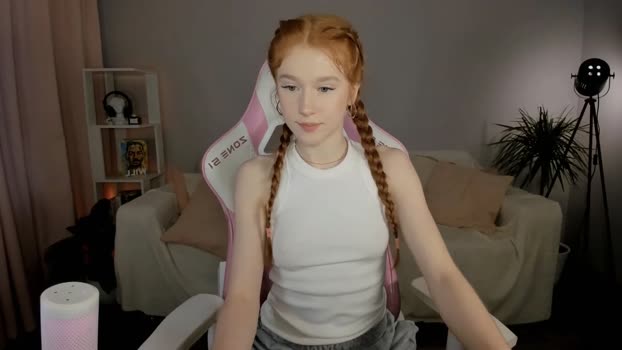 leahsthetics 17-11-2024 Pretty Female