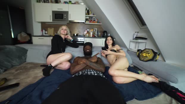 mac_troy 18-11-2024 naked Couple