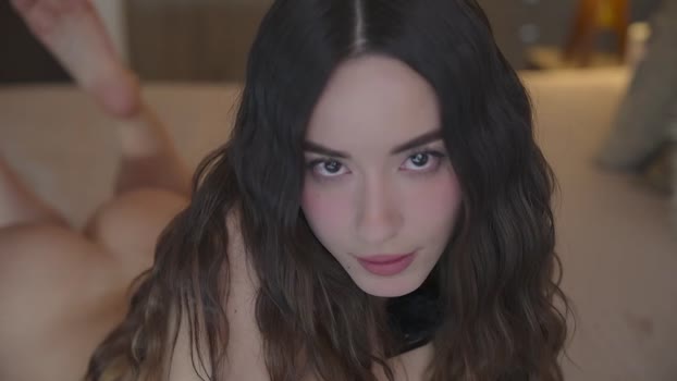 emyii 23-11-2024 Topless Female