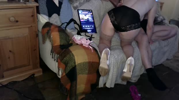 bambina_valentina 25-11-2024 kiss Couple