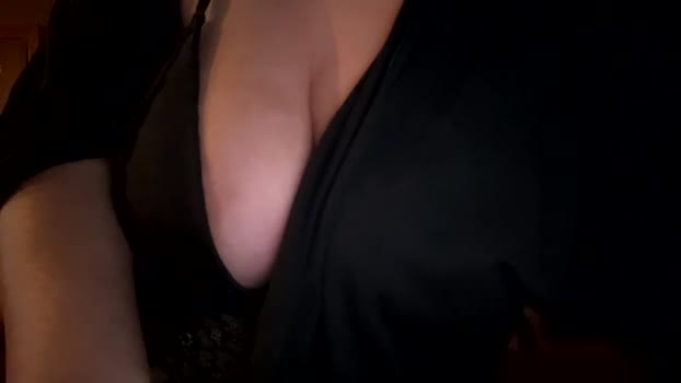 naughtynadia127881 27-11-2024 sucktits Female