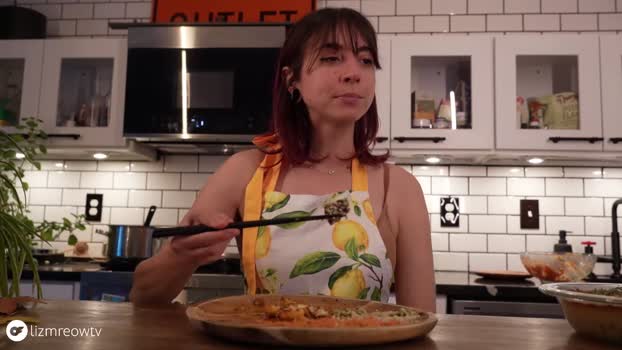 lizmreow 28-11-2024 lush Female