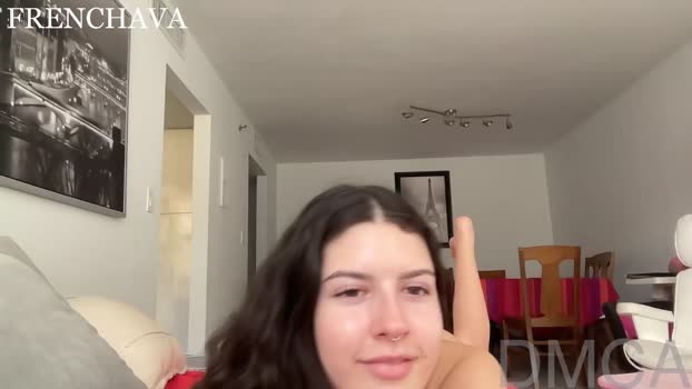 frenchava 29-11-2024 kiss Female