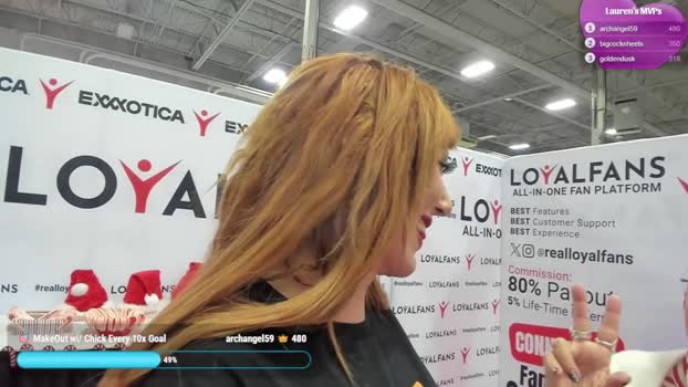 laurenphillips 07-12-2024 kissing Female