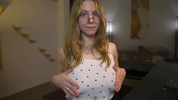 hotchillylovers 08-12-2024 lick Couple
