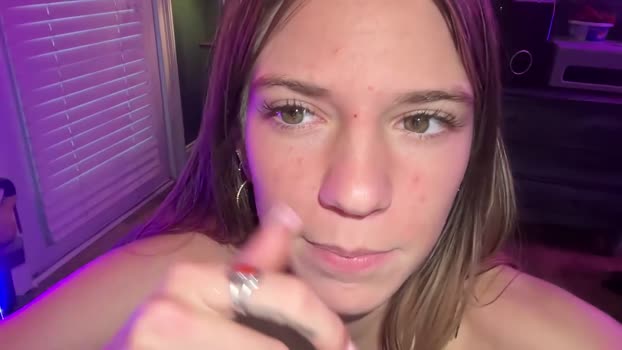 oliviahansleyy 10-12-2024 tits Female