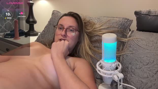 wanderlustjade 09-12-2024 legs Couple