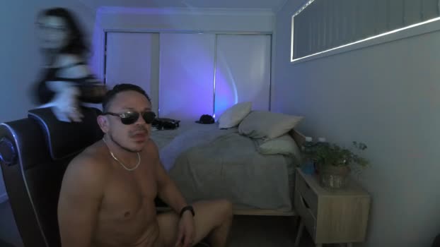 thematrixroom 18-12-2024 Topless Couple
