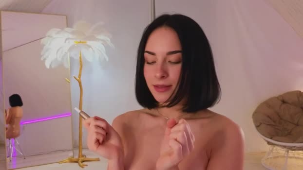 uwunikaa 20-12-2024 Topless Female