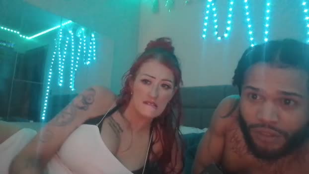 roxy1105 24-12-2024 kissing Couple