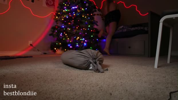 bestblondiiecb 27-12-2024 lick Female