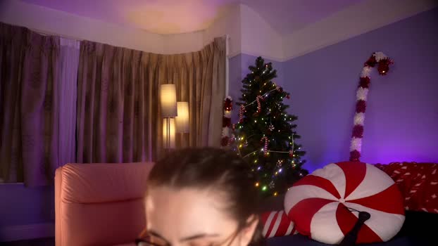 littlee33 27-12-2024 striptease Female
