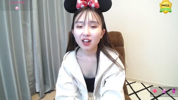 yui_x 28-12-2024 naked Female