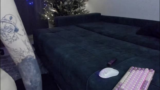 emmy_m00n 01-01-2025 kink Couple