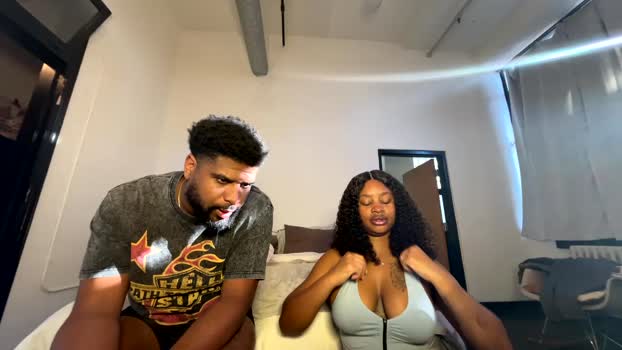 angelichazel 04-01-2025 spanking Couple