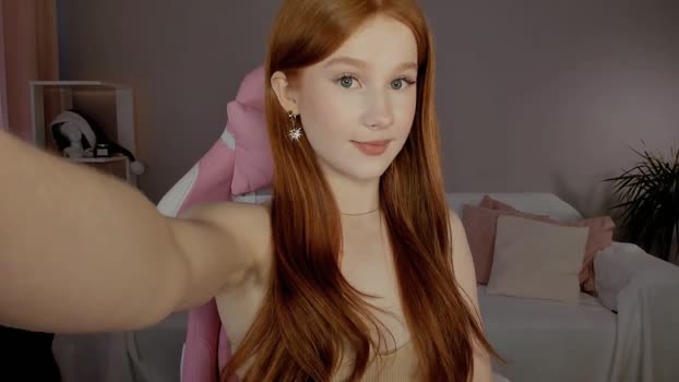 leahsthetics 04-01-2025 beautiful Female