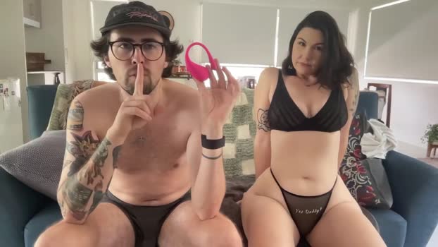 naughty_nomads 04-01-2025 toys Couple