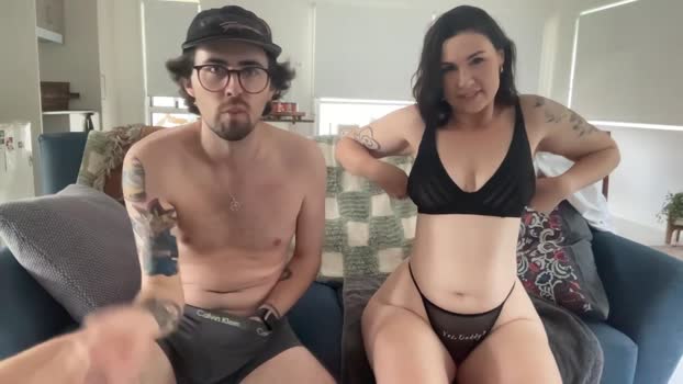 naughty_nomads 04-01-2025 prettyface Couple