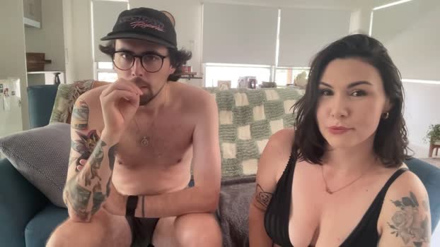 naughty_nomads 04-01-2025 suckcock Couple