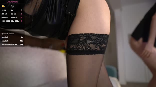 katesdesire 05-01-2025 strip Couple