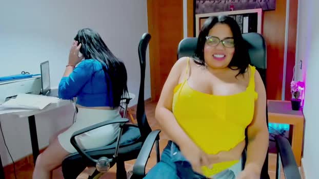 redskyxxx_ 09-01-2025 big Couple