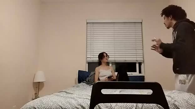 aalready18 12-01-2025 kiss Couple