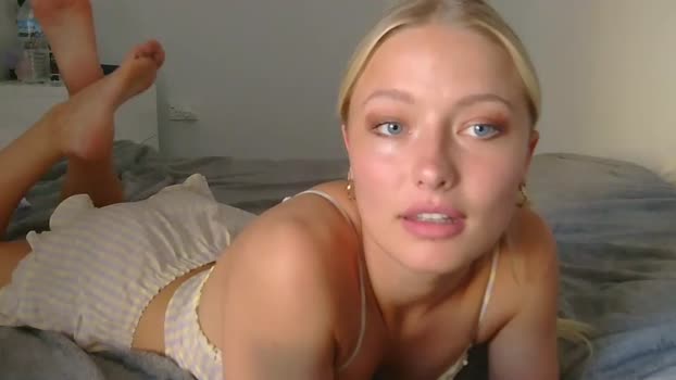 gisellestreams 12-01-2025 tits Female