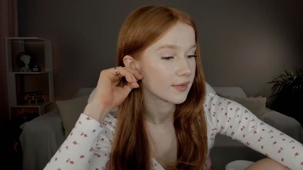 leahsthetics 22-01-2025 naked Female