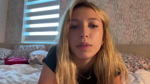 paigesylviaa 28-01-2025 suckcock Female