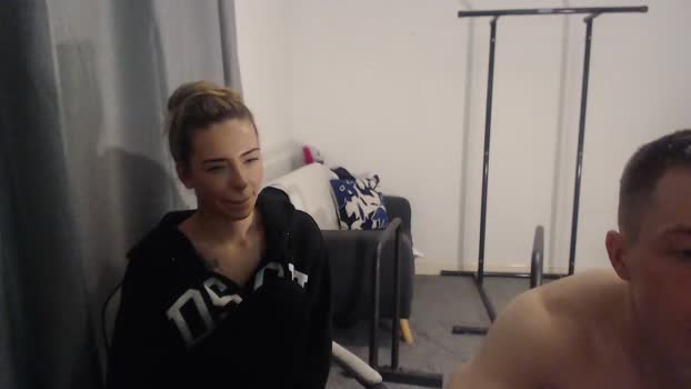 sexydeezz 04-02-2025 tits Couple