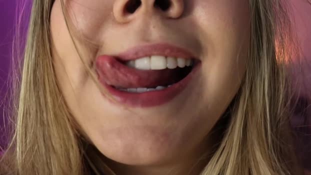 students_porn 05-02-2025 kissing Couple