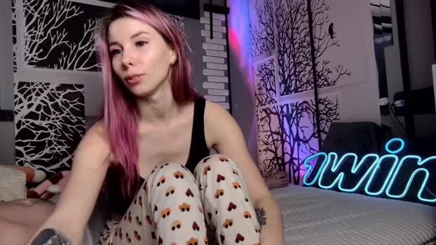 nikki7377 07-02-2025 Topless Couple