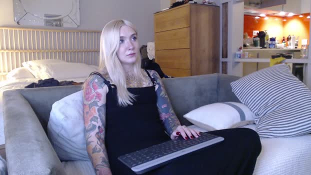 tattoobbgirl 07-02-2025 love Female