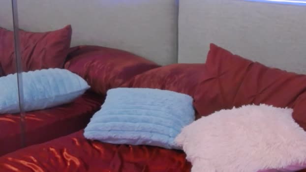 mickeyshyne69 11-02-2025 skinny Couple