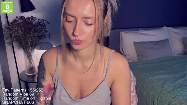 yvie_ 12-02-2025 beauty Female